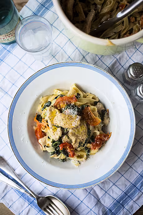 Creamy Chicken & Spinach Pasta | DonalSkehan.com, Perfect midweek dinner that all the family will love!
